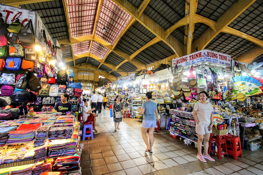 inside ben thanh market